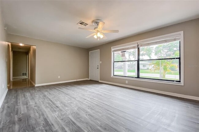 Foto del edificio - 1524 Sandy Ln