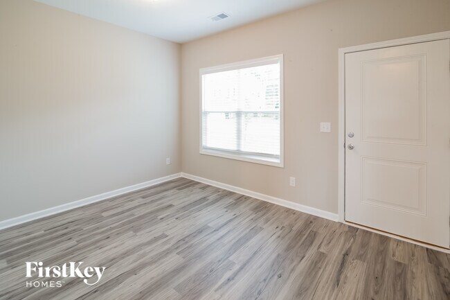 Building Photo - 146 Clydesdale Cir