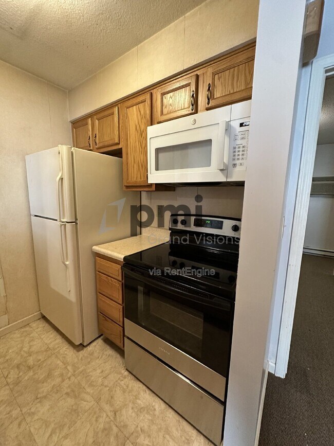 Foto del edificio - 1308 Arthur Ave
