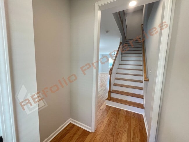 Building Photo - Amazing 2023 Built 2 Bedroom 2.5 Bath Town...