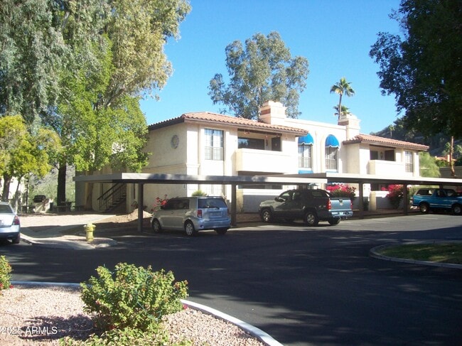 Foto del edificio - 7557 N Dreamy Draw Dr