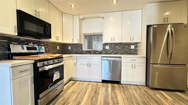 Foto del edificio - 8450 NW 26th St