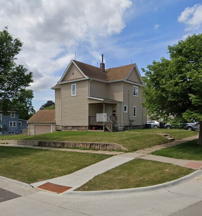 Building Photo - 1803 Franklin St
