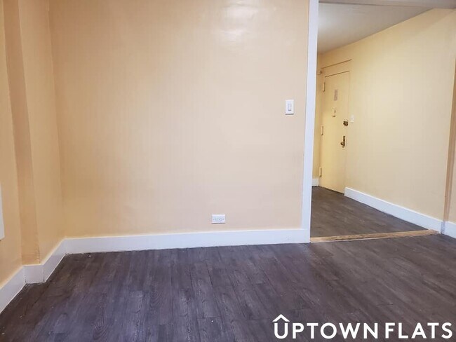 Building Photo - 689 E 189th St