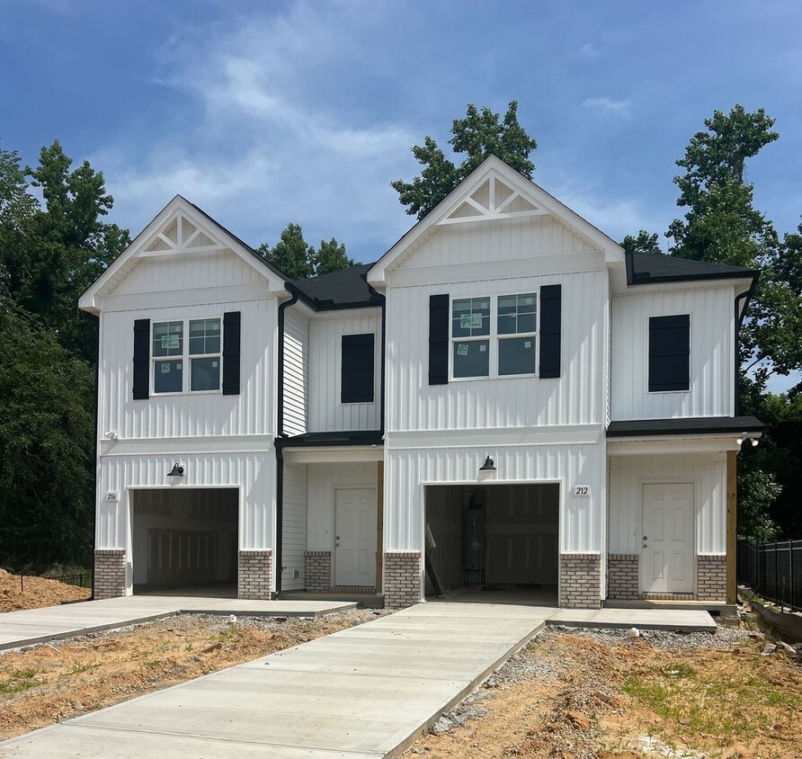 Primary Photo - Move in Special* $500 Gift Card* 3 Bedroom...