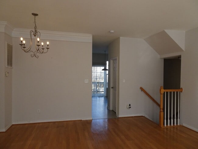 Building Photo - 610 Jessica Cir