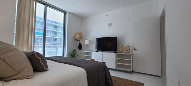 Foto del edificio - 1111 SW 1st Ave