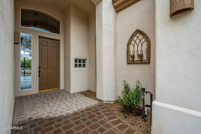 Building Photo - 4605 N Clear Creek Dr