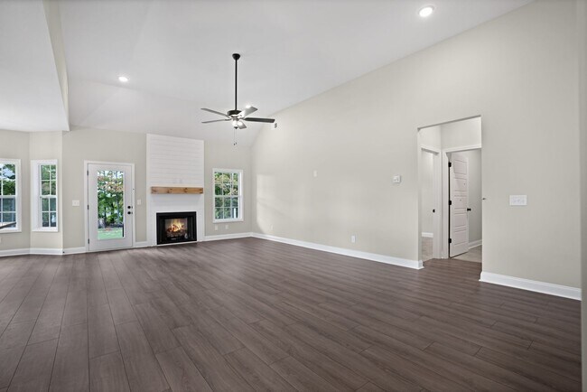 Foto del edificio - New Construction Ruby Floor Plan Near Exit 4