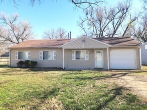 Building Photo - 3434 SW Clare Ave