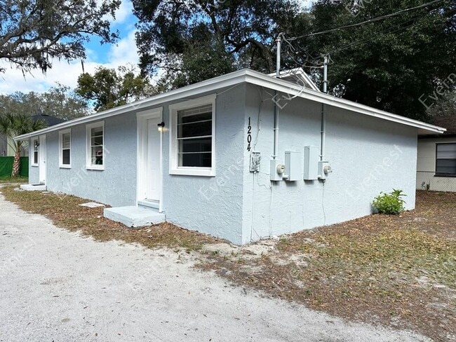 Building Photo - 1204 E 99th Ave