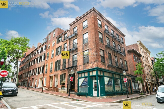 Building Photo - 19 Joy St