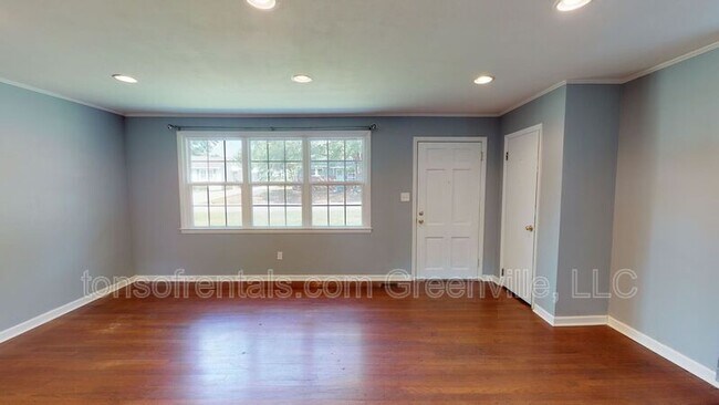 Building Photo - 203 Belmarc Dr