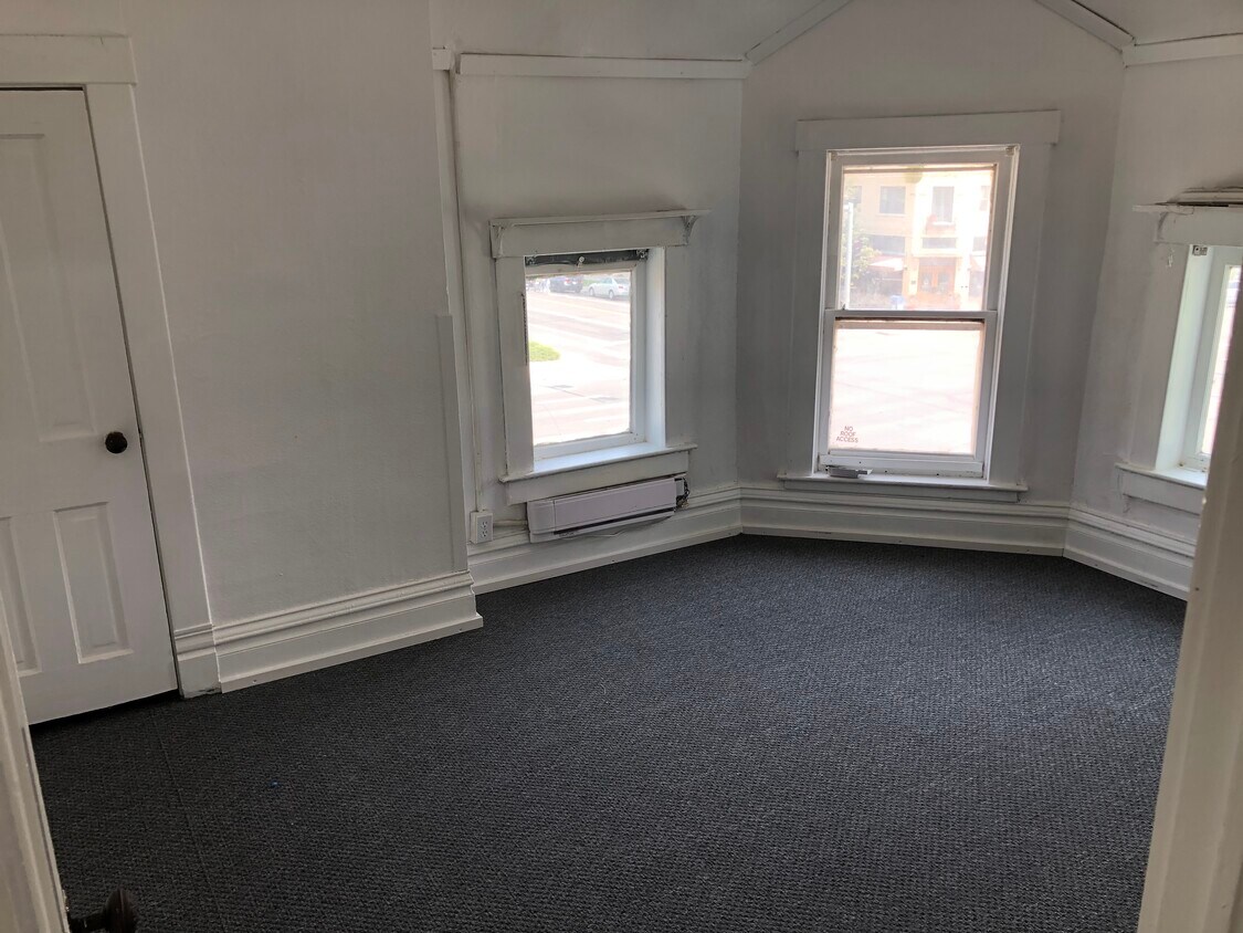Room #1 - 1601 10th Ave
