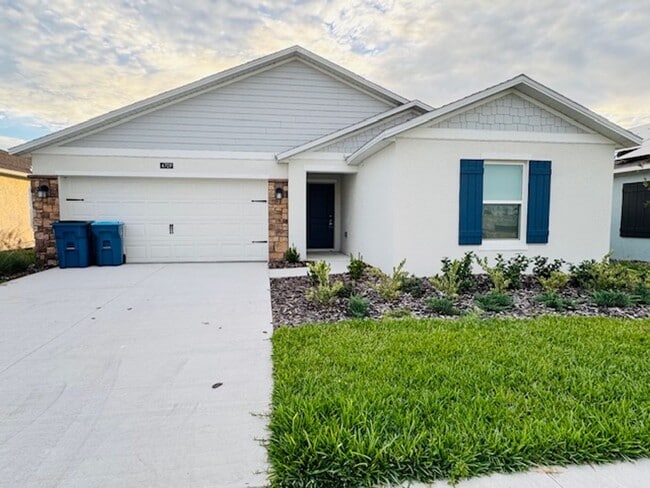 Building Photo - Home For Rent in Haines City with 4 Bedrooms and 2 Baths