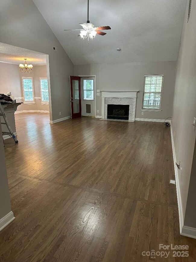 Building Photo - 127 Shoreview Dr
