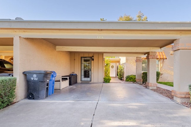 Building Photo - 606 E Colgate Dr