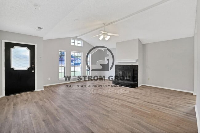 Building Photo - 1115 Stone Creek Dr