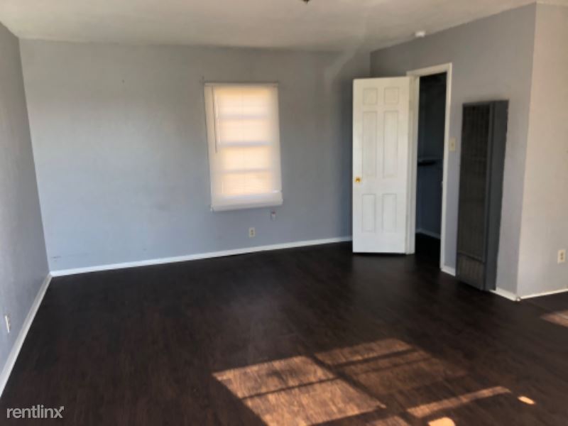 Primary Photo - 303 W Wall St
