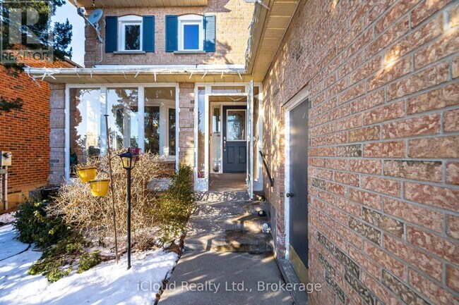 Building Photo - 1615 Sir Monty's Dr