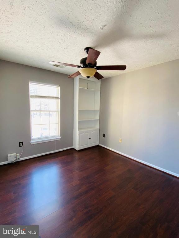 Foto del edificio - 13107 Briarcliff Terrace