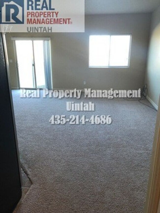 Foto del edificio - 3 bed 2.5 bath townhome in Fox Run