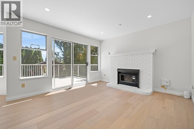 Building Photo - 4522 Watling St