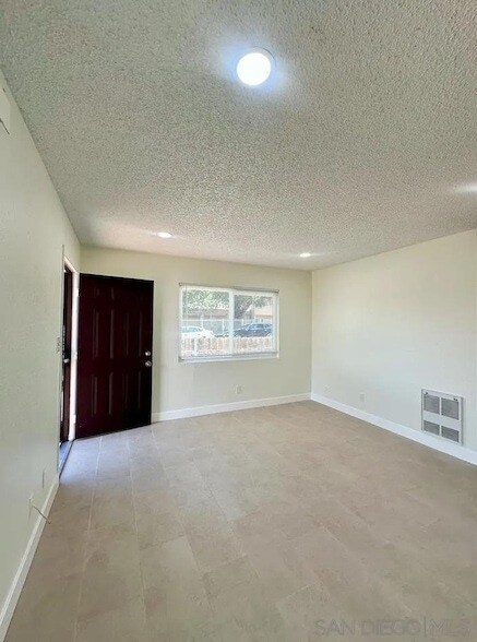 Foto del edificio - 1254 Sumner Ave