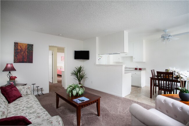 Foto del edificio - 16251 Woodruff Ave