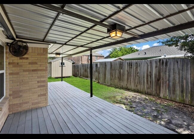 Building Photo - 4640 Orange Cir S