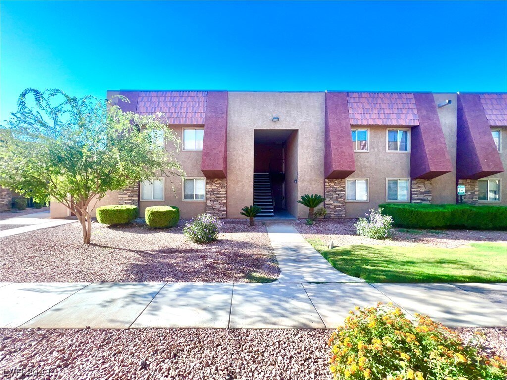 Primary Photo - 5261 River Glen Dr