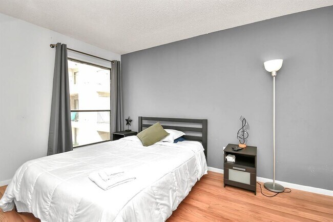 Foto del edificio - 2816 S Bartell Dr