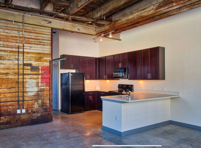 Foto del edificio - 617 N College Ave