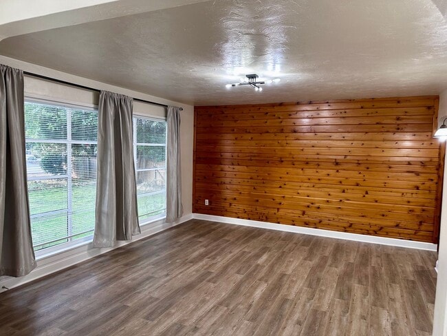 Building Photo - 3475 Nicolet Ln