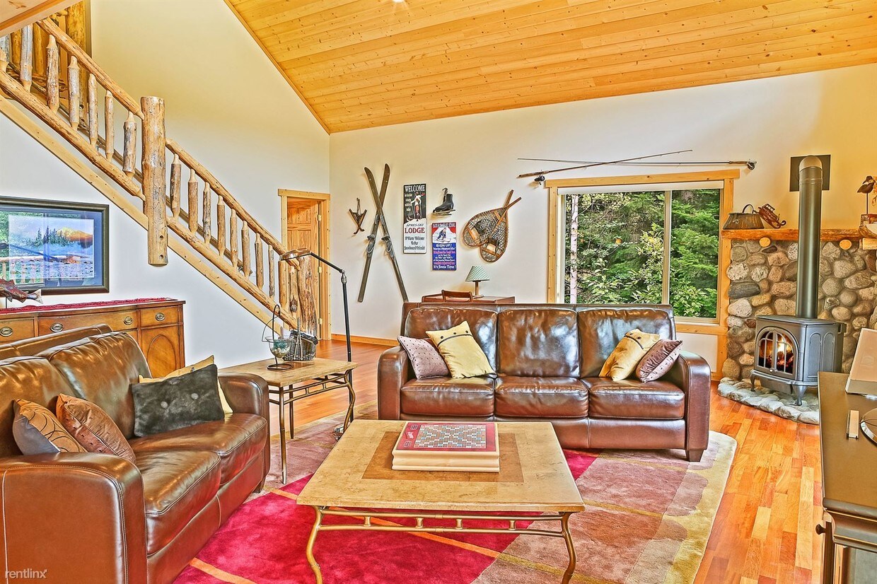 Foto principal - 12296 Meacham Rd
