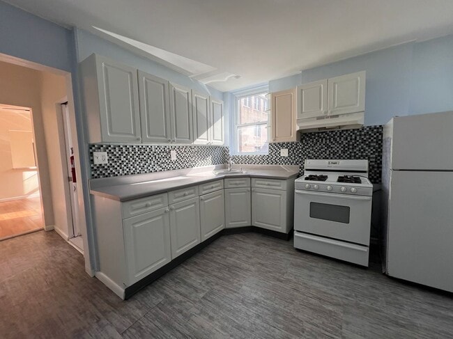 Building Photo - 1101 43rd St