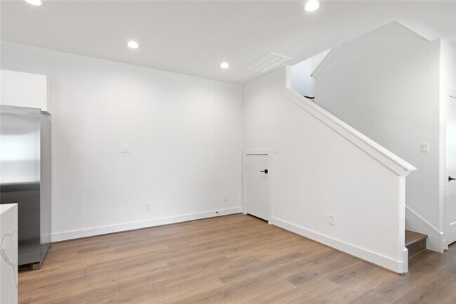 Foto del edificio - 2761 Sunny Briar Dr