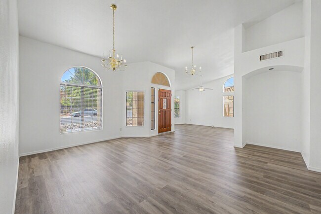 Foto del edificio - 3103 N Meadow Ln