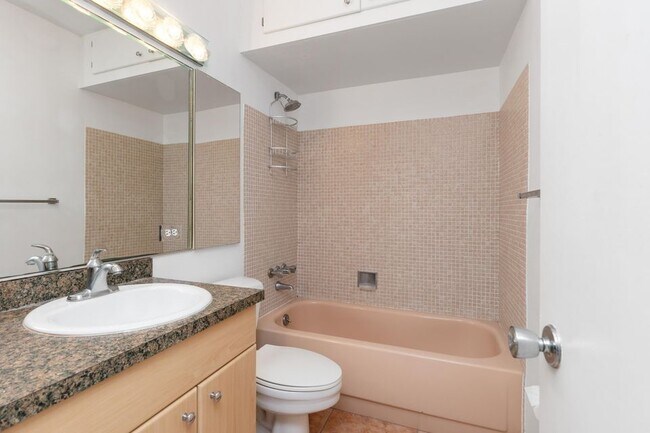 Foto del edificio - 2700 Banyan Rd
