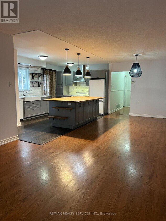 Building Photo - 47 Nancy McCredie Dr