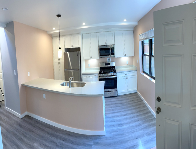 Kitchen - 1441 Josephine St