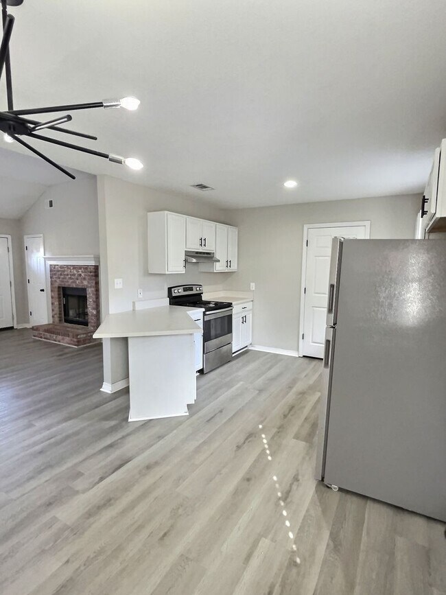 Foto del edificio - 3-Bedroom 2-Bath Home in the Ocean Springs School District