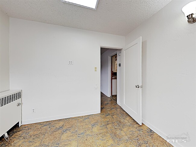 Building Photo - 1380 N Sierra St
