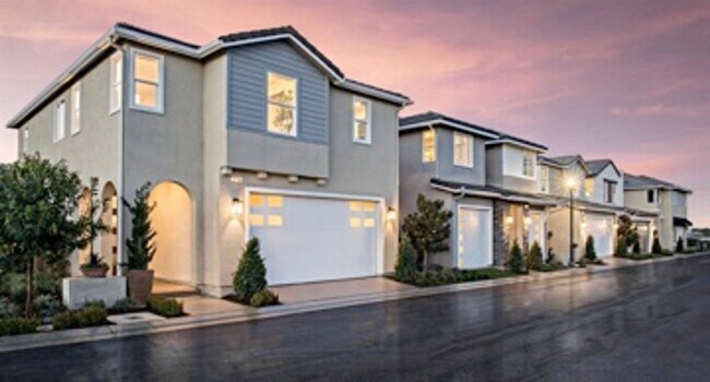 Foto del edificio - 3 Bed, 2.5 Bath Home in Prime Clovis Herit...