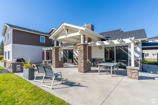 Patio - Blue Point Apartments