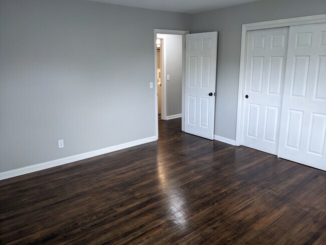 Building Photo - 4182 Ruckle Ave