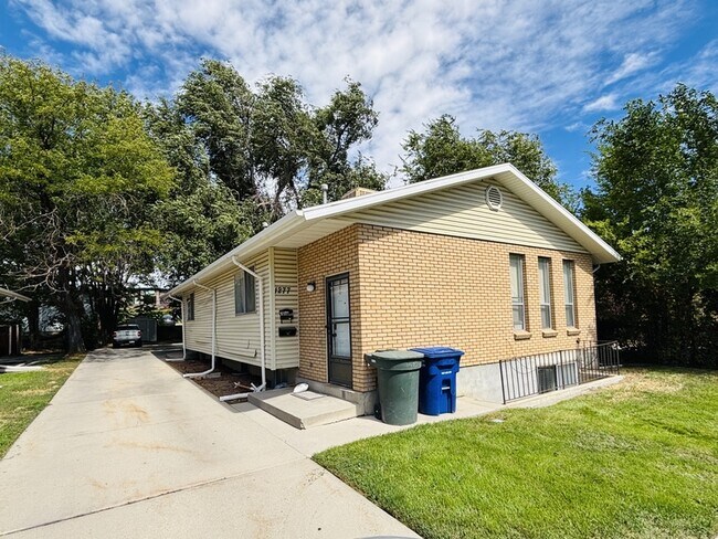 Foto del edificio - 1265 Crandall Ave S