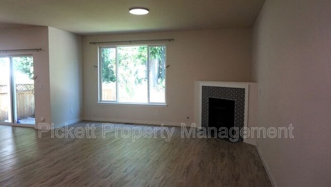 Building Photo - 3040 NE Yale Way