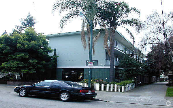 Building Photo - Villa Ramar Apartments