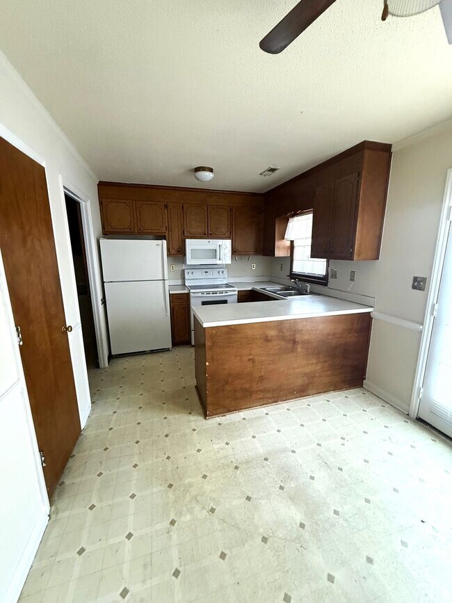 Foto del edificio - COMING SOON in Sheraton Village